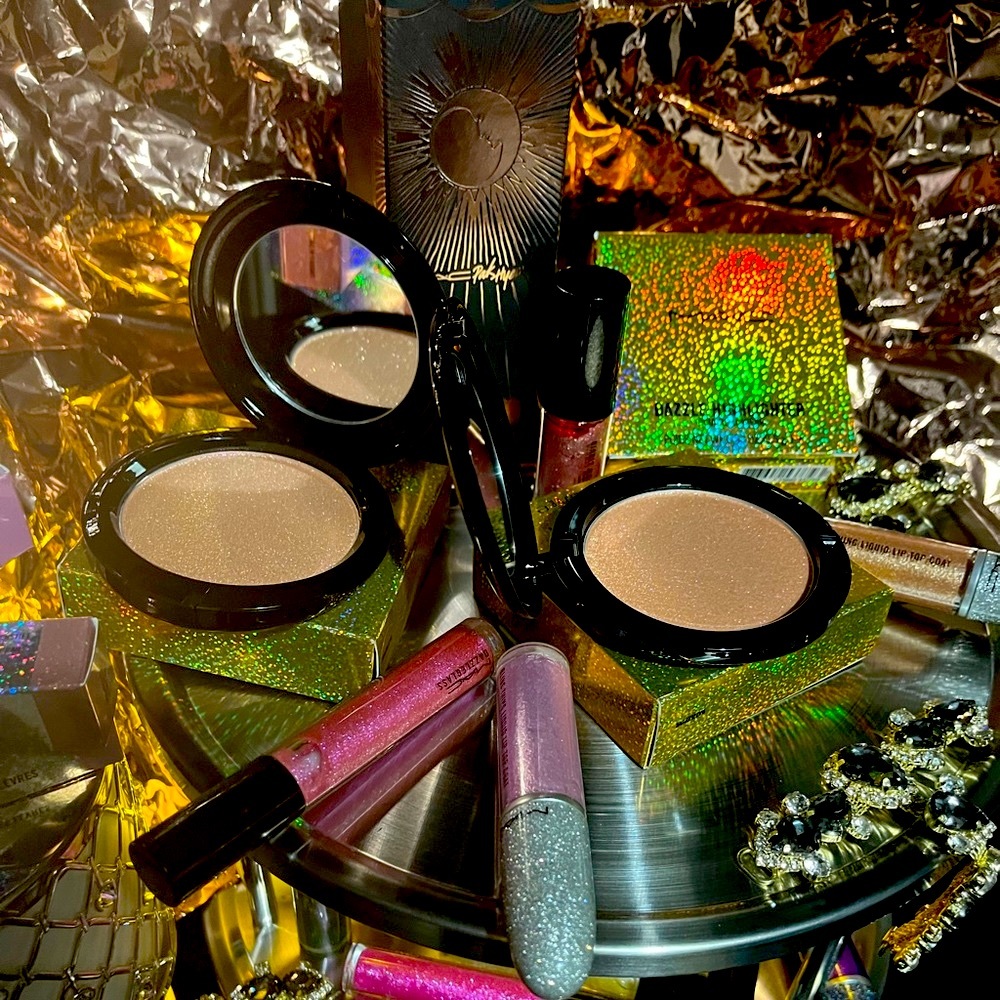 MAC Bling Thing Dazzle Highlighter - Dazzle Pink. NIB authentic. Not swatched.